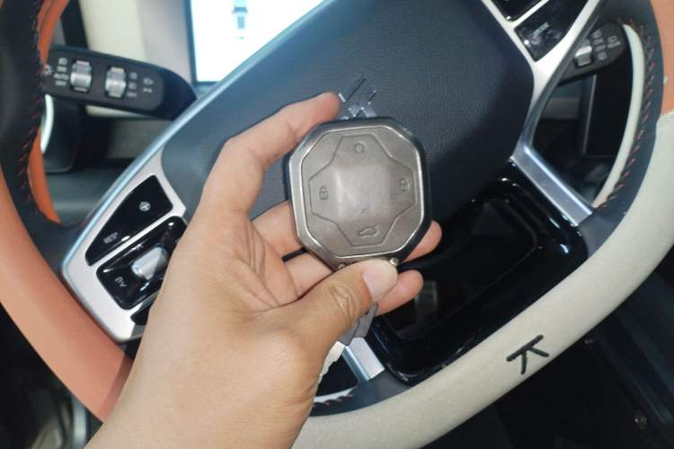 Used JETOUR Shanhai Traveler C-DM 2024 C-DM 129KM Linye Edition Vehicle Key