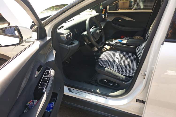 Used ARCFOX Alpha S 2022 708S+ 175kW Driver Seat