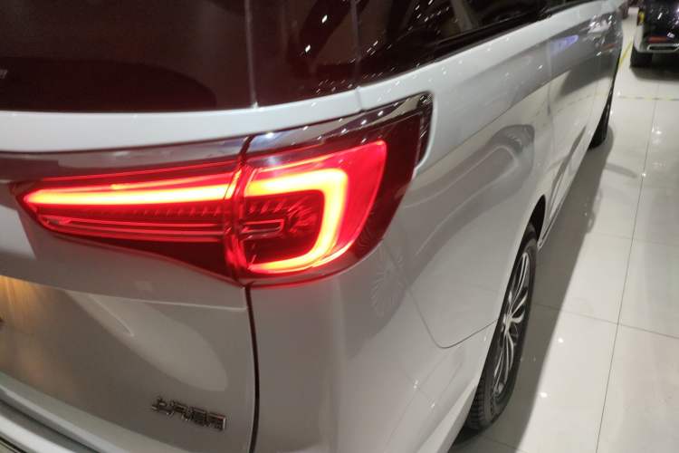 Used Buick GL8 2023 ES Lu Zun Comfort Model