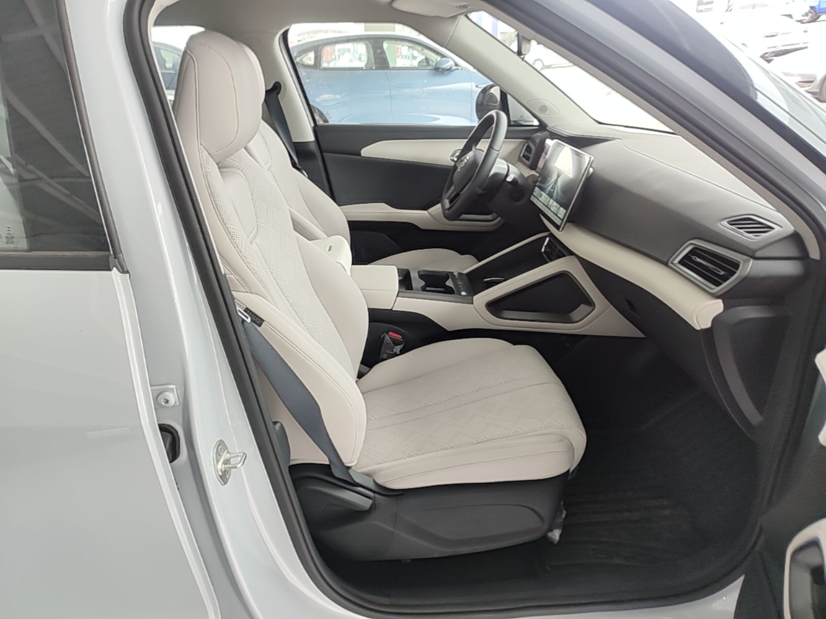 BYD Yuan UP 2025 Intelligent Driving Version 401 km Leading Edition — снимка 19