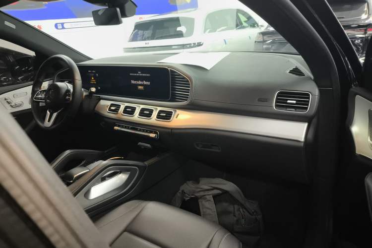 Used Mercedes-Benz GLE Coupe 2020 GLE 450 4MATIC Coupe SUV Fashion Model