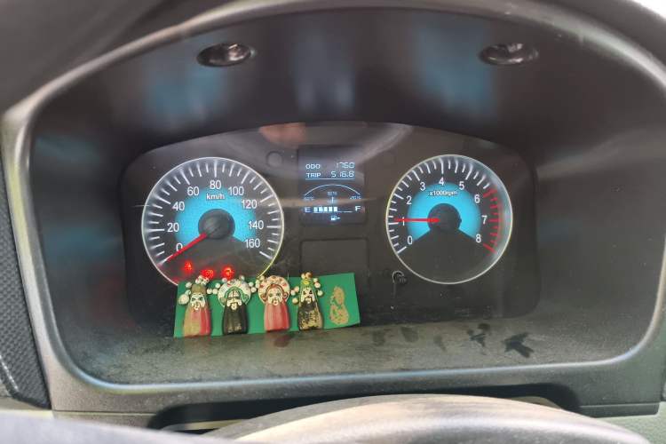 Used Jinbei Hiace X30 2024 1.5L Wealthy-Style Passenger Van 5/6/7 Seater with Front-Mounted Air Conditioning Instrument Cluster