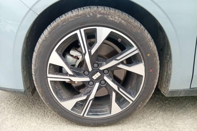 Used Geely Galaxy L6 2023 125km Starship