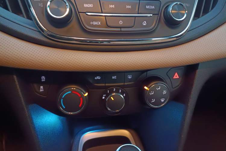 Used Chevrolet Monza 2020 320 Automatic Enjoyment Edition