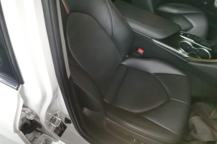 Used Toyota Camry 2021 2.0G Luxury Edition