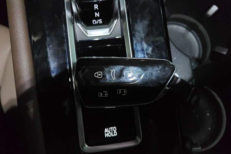 Used Volkswagen Viloran 2024 380TSI Luxury Edition
