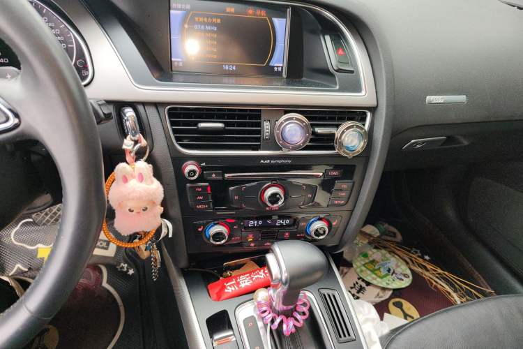 Used Audi A5 2013 Sportback 40 TFSI Audio And AC Panel