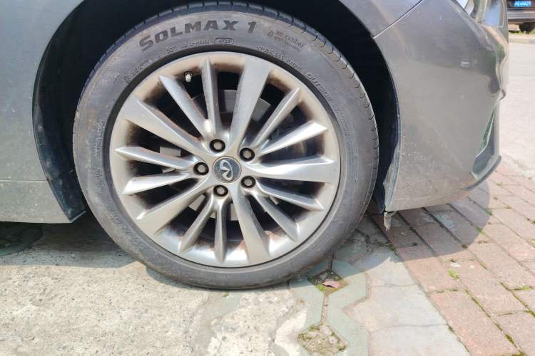 Used Infiniti Q50L 2018 2.0T Enjoyment Version China VI Standard Right Front Wheel Hub