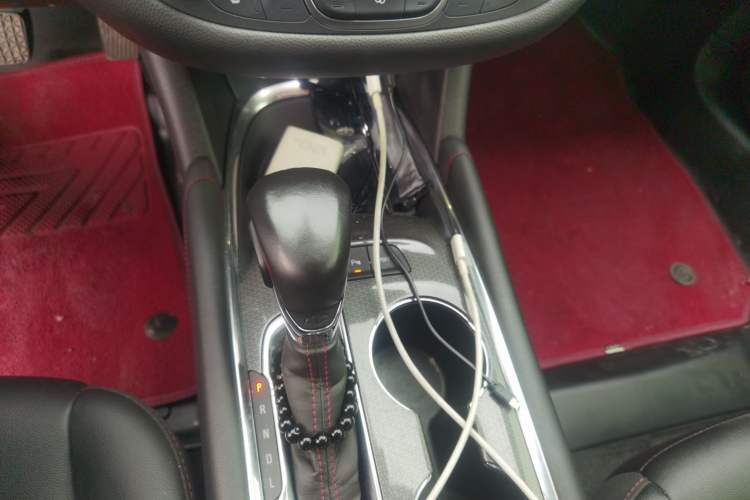 Used Chevrolet Malibu XL 2022 Redline 550T Automatic Sport Edition Gear Lever