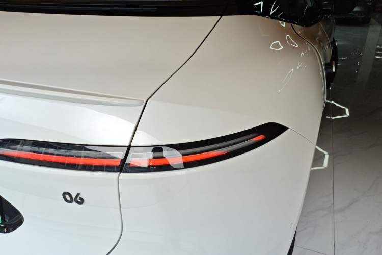 Used Avatr 06 2025 Ultra Pure Electric Edition Exterior 3