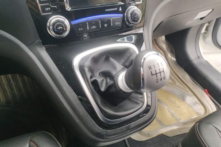 Used Haval H6 2013 Upgraded Model 1.5T Manual Two-Wheel Drive Elite Version