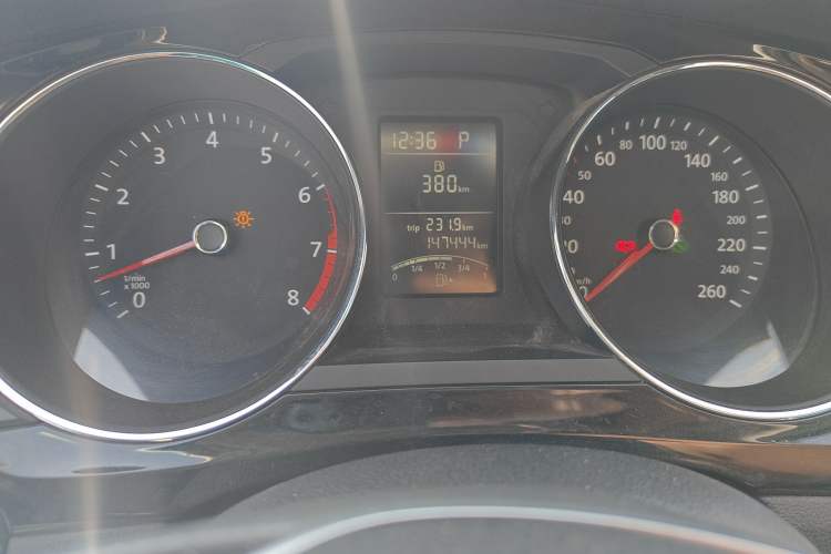 Used Volkswagen Sagitar 2015 1.6L Automatic Comfort Model
