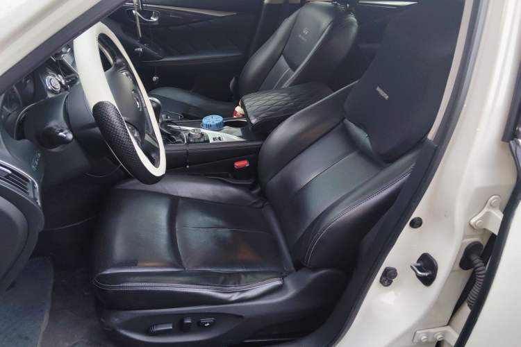 Used Infiniti Q50 2014 2.0T Comfort Edition