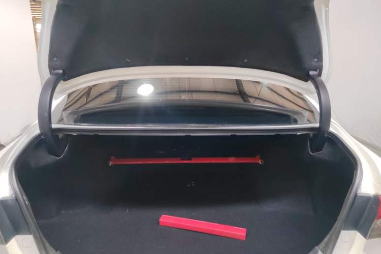 Used Toyota Reiz 2013 2.5V Elite Edition Trunk