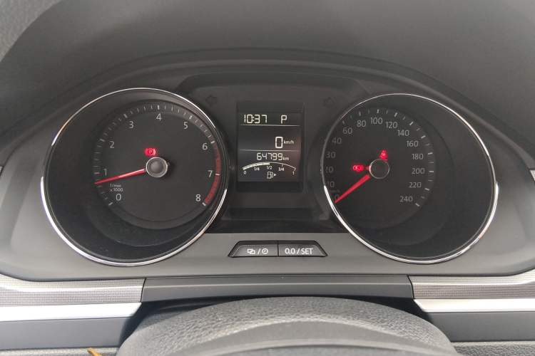 Used Volkswagen Bora 2018 1.5L Automatic Fashion Model Odometer Close Up