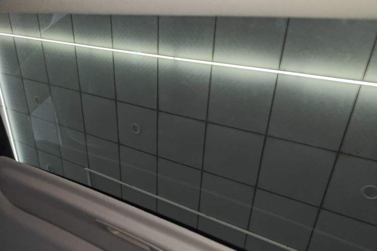 Used Nissan N6 2026 Model 180 Max Headliner