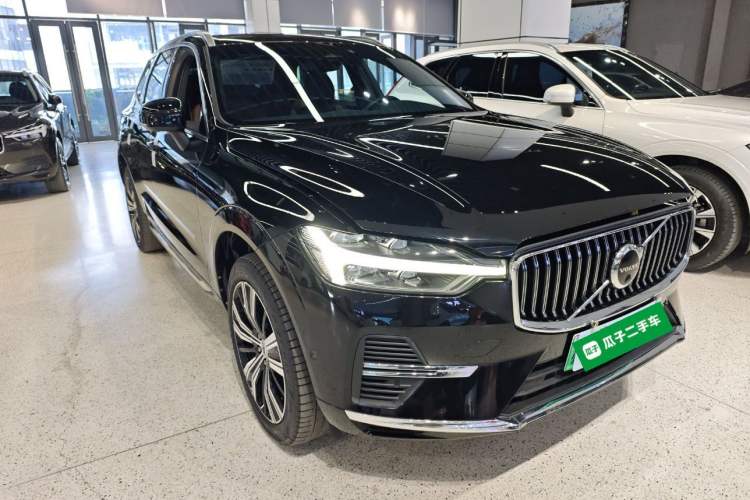 Used Volvo XC60 New Energy 2023 T8 Plug-in Hybrid Long-Range All-Wheel Drive Smart Luxury Edition Front Right 45 Deg