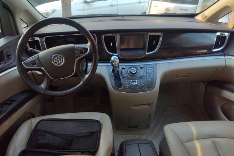 Used Buick GL8 2011 3.0L GT Luxury Business Haoya Edition
