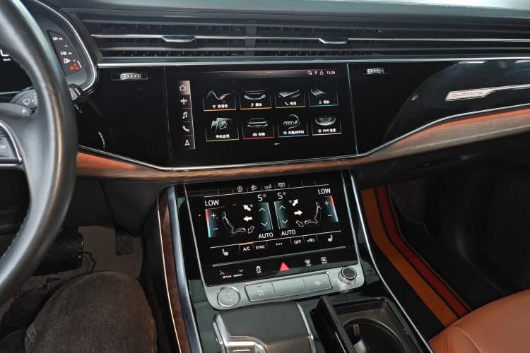 Used Audi Q7 2020 55 TFSI quattro S line sports model