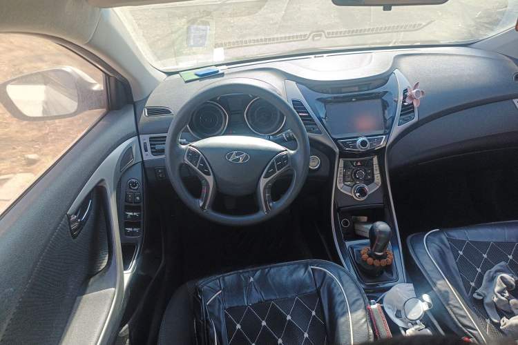 Used Hyundai Elantra (5th Generation / Langdong) 2012 1.6L Manual Leading Model Steering Wheel