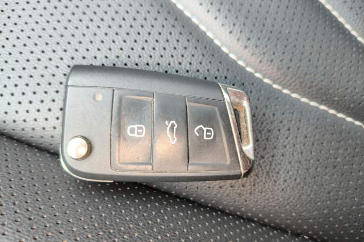Used Volkswagen Tiguan L 2023 300TSI Automatic Two-Wheel Drive Smart Edition Vehicle Key