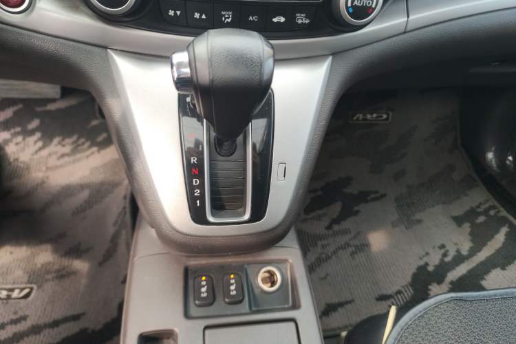 Used Honda CR-V 2012 2.4L four-wheel drive luxury version Gear Lever