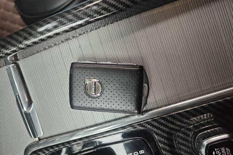 Used Volvo XC60 New Energy 2019 T8 E-Drive Hybrid Intelligent Luxury Sport Edition China VI Vehicle Key