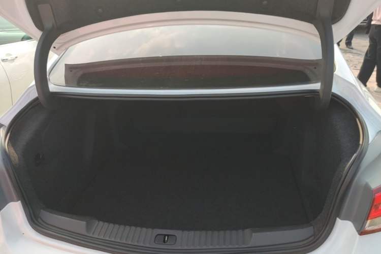 Used Buick Verano 2018 Sedan 15S Automatic Leading Model Trunk