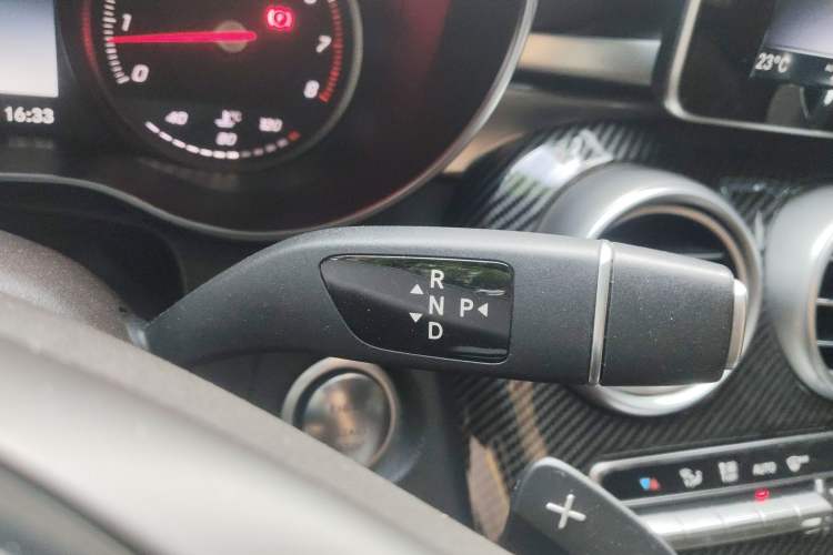 Used Mercedes-Benz GLC 2018 Facelifted GLC 260 4MATIC Dynamic Edition Gear Lever