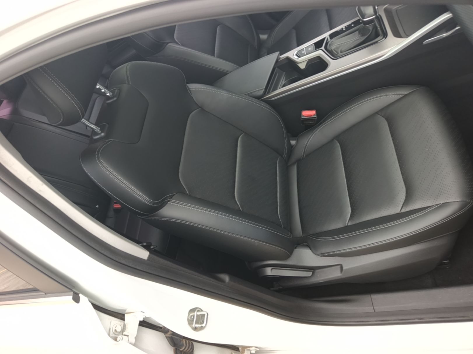 Geely Auto Emgrand 2022 4th Generation 1.5L CVT Luxury Model - Premium — снимка 19