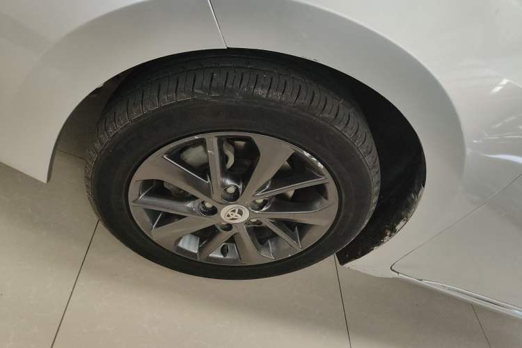 Used Toyota Corolla 2017 1.2T CVT GL-i Leather Edition Left Front Wheel Hub