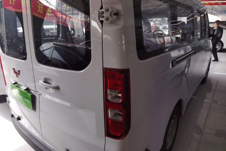Used Wuling Yangguang 2025 Model 400km Bus Edition—Comfort Edition
