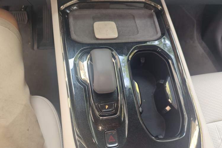 Used Zeekr 009 2024 Six-Seat Executive Version 4WD 108 kWh