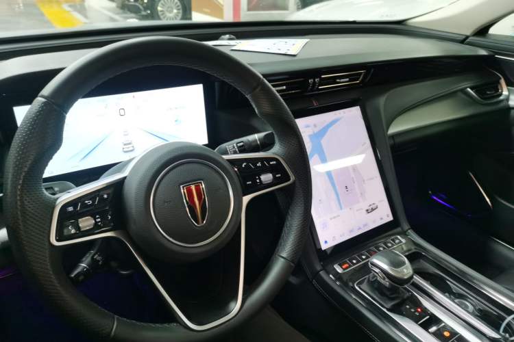 Used Hongqi H5 2024 1.5T HEV Smart Connect Flagship Edition Center Console