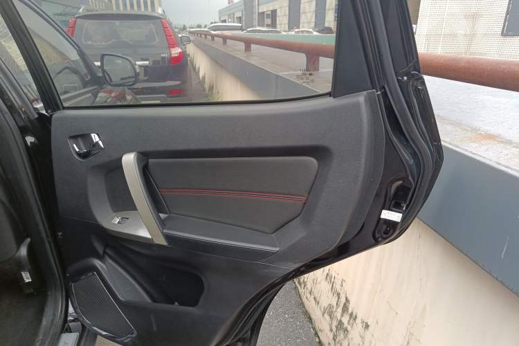 Used Geely Auto GX7 2015 Classic Edition 1.8L Manual Elite Model China IV
