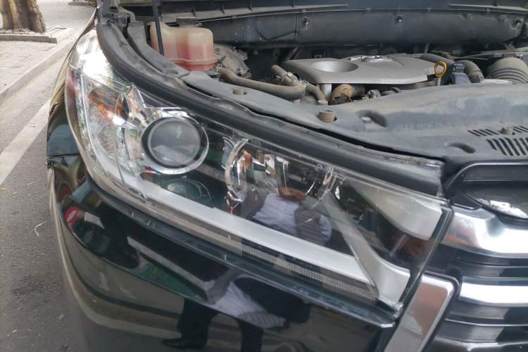 Used Toyota Highlander 2018 2.0T Four-Wheel Drive Prestige Version 7 Seats China V Emission Standard Exterior 3