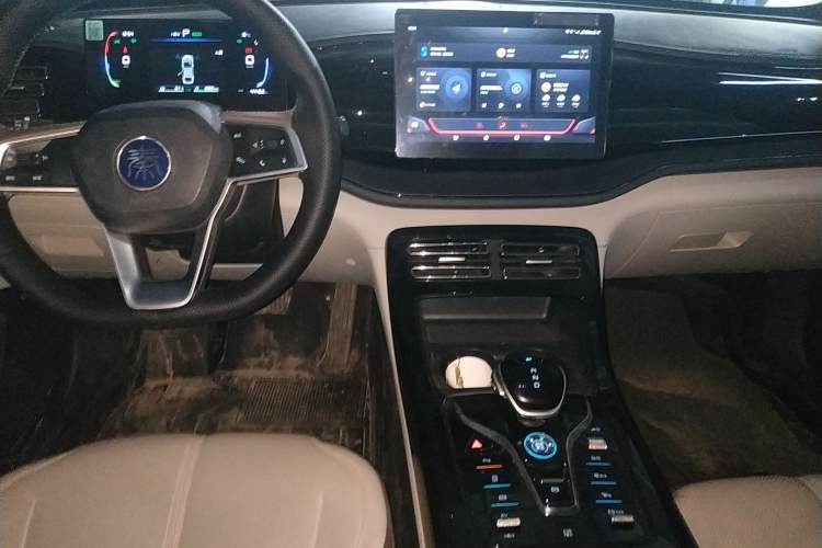 Used BYD Qin PLUS 2023 Champion Edition DM-i 55KM Leading Model
