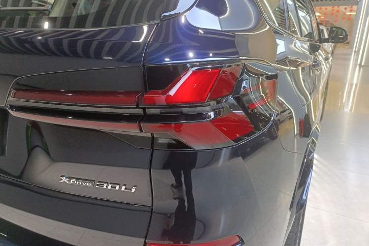 Used BMW X5 2023 xDrive 30Li Luxury M Sport Night Edition Package Exterior 6