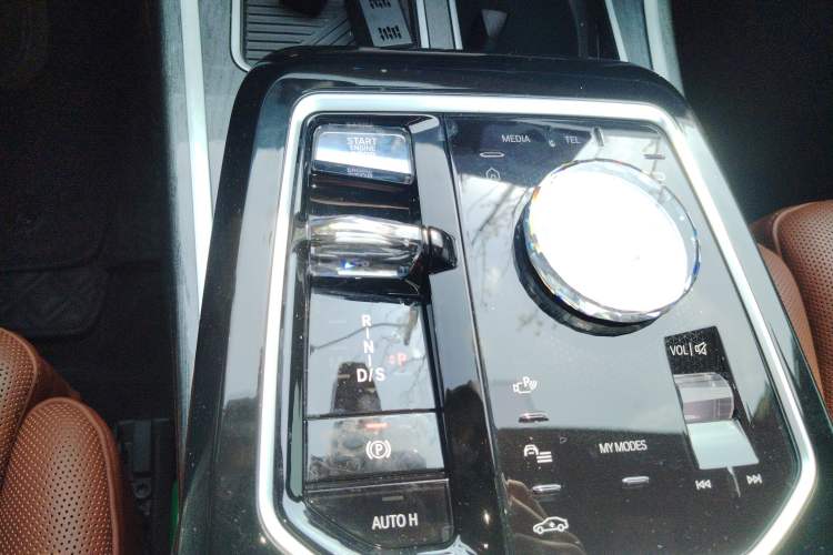 Used BMW 7 Series 2023 740Li Luxury Edition M Sport Package Gear Lever