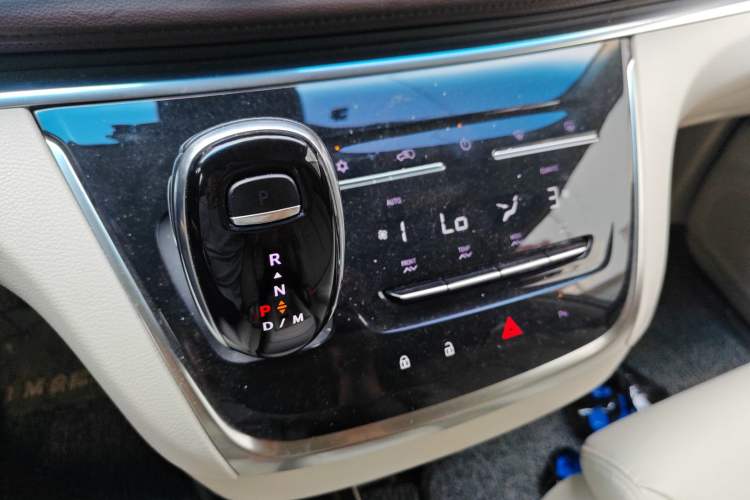 Used Buick GL8 2021 Land Cruiser Executive Class 652T Luxury Model Gear Lever