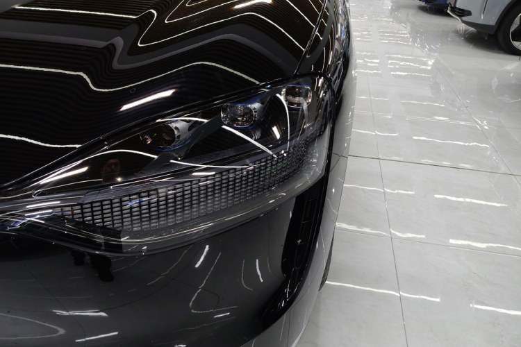 Used Hima AITO M9 2025 Pure Electric Ultra Version 100 kWh 6-Seater Model Left Front Headlight