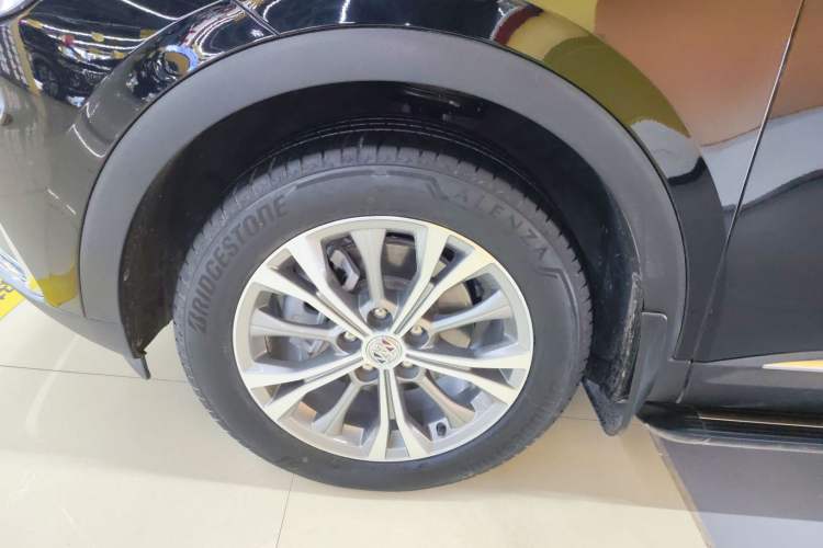 Used Buick Envision 2023 Encore Plus 652T Five-Seat All-Wheel-Drive Luxury Model