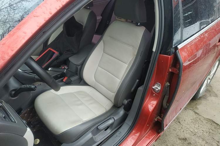 Used Volkswagen Sagitar 2015 230TSI Automatic Comfort Version