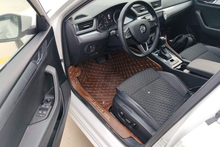 Used Skoda Superb 2016 TSI280 DSG Innovation Edition Driver Seat