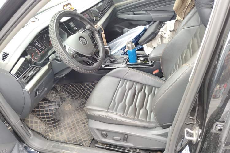 Used Volkswagen Passat 2019 330TSI Elite Edition China VI Left Front Seat