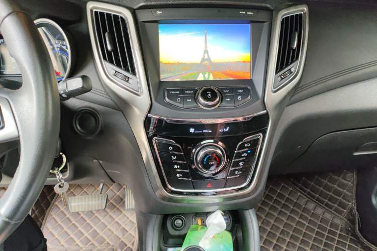 Used CHANGAN CS35 2017 1.6L Automatic Luxury Model Audio And AC Panel