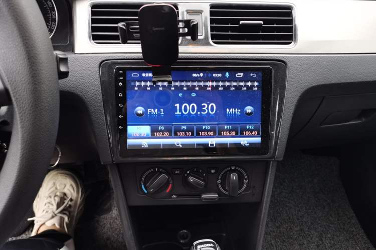 Used Skoda Rapid Spaceback 2014 1.6L Automatic Enjoyment Edition Audio And AC Panel