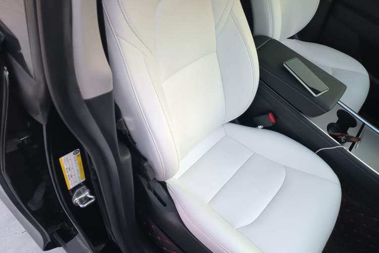 Used Tesla Model Y 2022 Long-Range All-Wheel-Drive Version