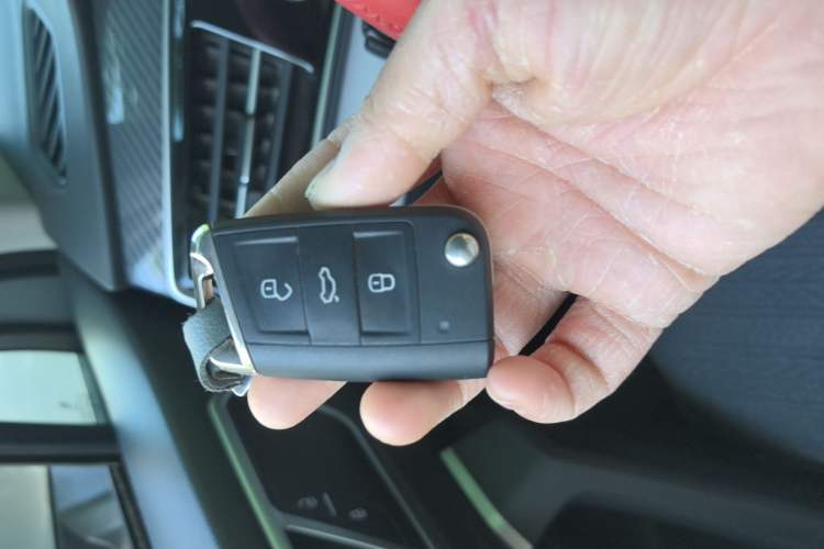 Used Volkswagen Tiguan L 2023 Restyled 330TSI Automatic Two-Wheel Drive R-Line Enhanced Comfort Version