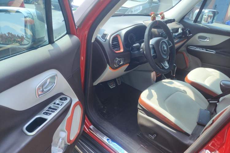 Used Jeep Renegade 2016 1.4T Automatic Smart Edition Driver Seat